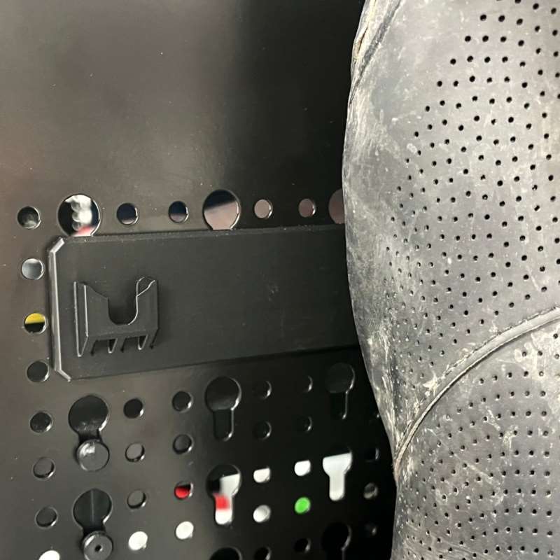 حامل تخزين مثبت على الحائط لأح - مراجعة Cycling Gear Wall Storage وسعره